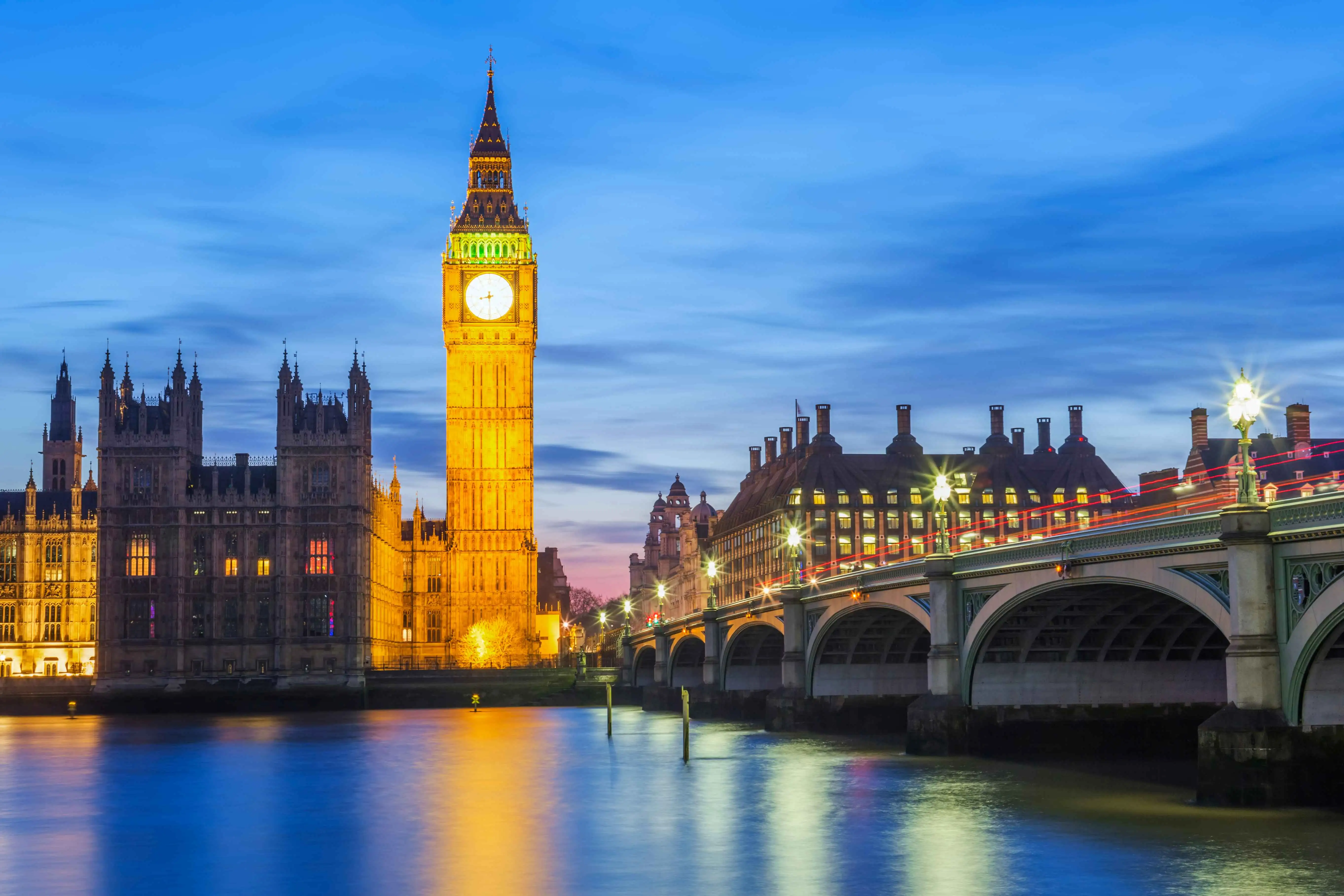 big-ben-house-parliament-night-london-united-kingdom_11zon.webp